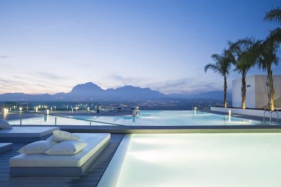 luxury travels & holidays blog